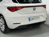 Używany Seat Leon Style 115 KM (84 kW) 2021 Biały Sedan/Limuzyna