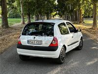 Usado Renault Clio II Authentique 60 CV (44 kW) 2002 Blanco Berlina