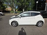 Usado Toyota Aygo X-cite 69 CV (50 kW) 2018 Blanco Utilitario
