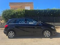 Usado Mercedes B180 122 CV (89 kW) 2012 Negro Monovolumen