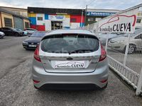 Usado Ford Fiesta 95 CV (69 kW) 2011 Gris / plata Berlina