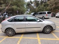 Usado Ford Focus Trend 100 CV (73 kW) 2007 Gris / plata Berlina