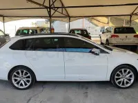 Usado Seat Leon Style 130 CV (95 kW) 2019 Blanco Familiar