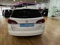 Usado Opel Astra Dynamic 136 CV (100 kW) 2018 Blanco Familiar