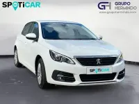 Używany Peugeot 308 Active 130 KM (95 kW) 2022 Biały Sedan/Limuzyna
