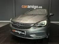Usado Opel Astra Selective 125 CV (91 kW) 2018 Gris / plata Berlina