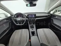 Usado Seat Leon Style 130 CV (95 kW) 2022 Gris / plata Berlina