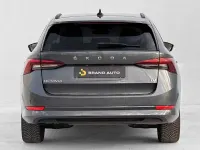 Usado Skoda Octavia Sport 204 CV (150 kW) 2021 Gris / plata Familiar