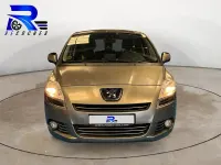 Usado Peugeot 5008 Business-Line 112 CV (82 kW) 2012 Marrón Monovolumen