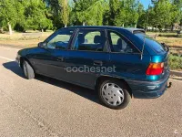 Usado Opel Astra 68 CV (50 kW) 1998 Verde Berlina
