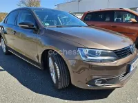 Usado VW Jetta Advance 122 CV (89 kW) 2012 Marrón Berlina