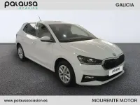 Usado Skoda Fabia Selection 95 CV (69 kW) 2025 Blanco Utilitario