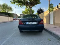 Usado Mercedes C220 Classic 143 CV (105 kW) 2004 Azul Berlina