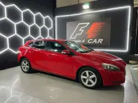 Usado Volvo V40 Kinetic 120 CV (88 kW) 2016 Rojo Utilitario