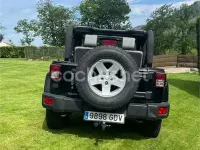 Usado Jeep Wrangler Sahara 177 CV (130 kW) 2008 Negro SUV