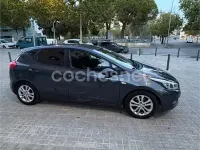 Usado Kia Ceed 100 CV (73 kW) 2015 Gris / plata Utilitario