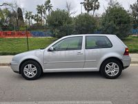 Usado VW Golf IV Highline 105 CV (77 kW) 2001 Gris / plata Berlina