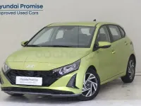 Usado Hyundai i20 100 CV (73 kW) 2025 Verde Utilitario