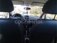 Usado Peugeot 207 75 CV (55 kW) 2007 Rojo Berlina