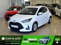 Usado Toyota Yaris Hybrid Active 100 CV (73 kW) 2020 Blanco Berlina