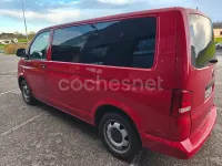 Usado VW Multivan Startline 102 CV (75 kW) 2011 Rojo Monovolumen
