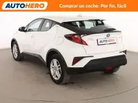 Usado Toyota C-HR Active 122 CV (89 kW) 2022 Blanco SUV