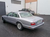 Usado Jaguar XJ8 Executive 240 CV (176 kW) 2002 Gris / plata Berlina