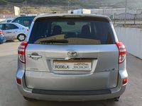 Usado Toyota RAV4 Executive 150 CV (110 kW) 2012 Gris plata SUV