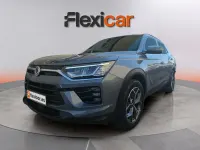 Usado SsangYong Korando 149 CV (109 kW) 2022 Gris
