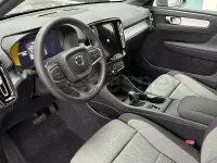 Nuevo Volvo XC40 Core 163 CV (119 kW) 2026 Gris / plata SUV