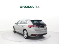Usado Skoda Scala 115 CV (84 kW) 2025 Gris Utilitario