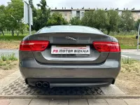 Usado Jaguar XE Portfolio 180 CV (132 kW) 2015 Gris / plata Berlina