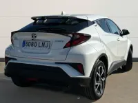Używany Toyota C-HR Active 122 KM (89 kW) 2021 Biały SUV