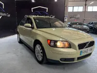 Usado Volvo S40 Kinetic 136 CV (100 kW) 2007 Beige Berlina