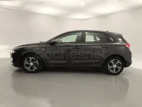 Usado Hyundai i30 120 CV (88 kW) 2022 Gris / plata Berlina