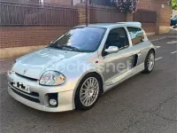 Usado Renault Clio 230 CV (169 kW) 2001 Gris / plata Berlina