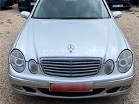 Usado Mercedes E220 Elegance 143 CV (105 kW) 2002 Gris / plata Berlina