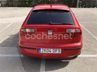 Usado Seat Leon 110 CV (80 kW) 2005 Rojo Utilitario