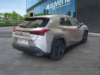 Usado Lexus UX Business Edition 184 CV (135 kW) 2022 Gris / plata SUV