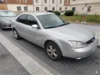Usado Ford Mondeo Trend 125 CV (91 kW) 2001 Gris / plata Berlina