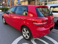 Usado VW Golf VII Advance 105 CV (77 kW) 2013 Rojo Utilitario