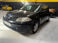 Usado Renault Mégane Dynamique 110 CV (80 kW) 2006 Negro Berlina