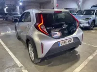 Usado Toyota Aygo X Play 72 CV (52 kW) 2023 Gris SUV