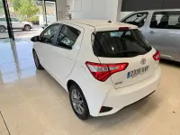 Usado Toyota Yaris Active 111 CV (81 kW) 2019 Blanco Berlina