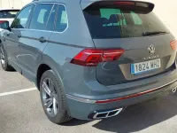 Usado VW Tiguan R-line 150 CV (110 kW) 2023 Gris / plata SUV