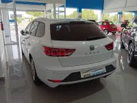 Usado Seat Leon FR 150 CV (110 kW) 2019 Blanco Familiar