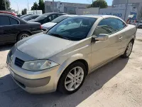 Usado Renault Mégane Cabriolet Authentique 110 CV (80 kW) 2005 Gris / plata Descapotable