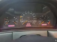 Usado Mercedes E230 Elegance 150 CV (110 kW) 1995 Gris / plata Berlina