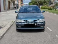 Usado Renault Mégane 90 CV (66 kW) 1998 Verde Berlina