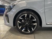 Usado Renault Clio V Techno 90 CV (66 kW) 2024 Gris Berlina